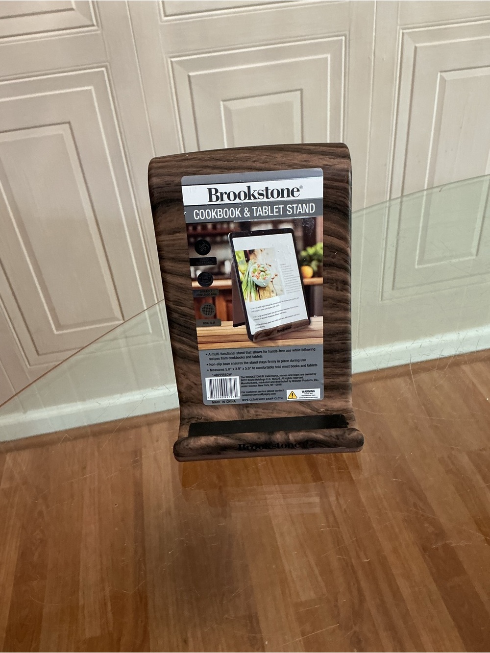 Brookstone Mobile Phone Tablet Cookbook Plastic Stand, New, FAUX WOOD FINISH